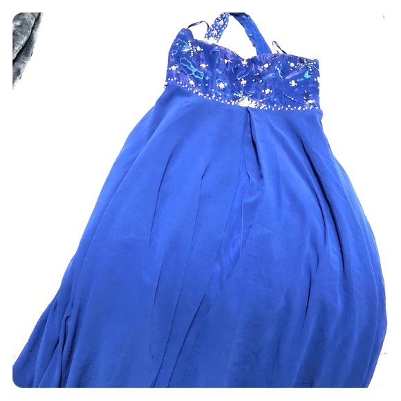 Dress - Picture 1 of 4